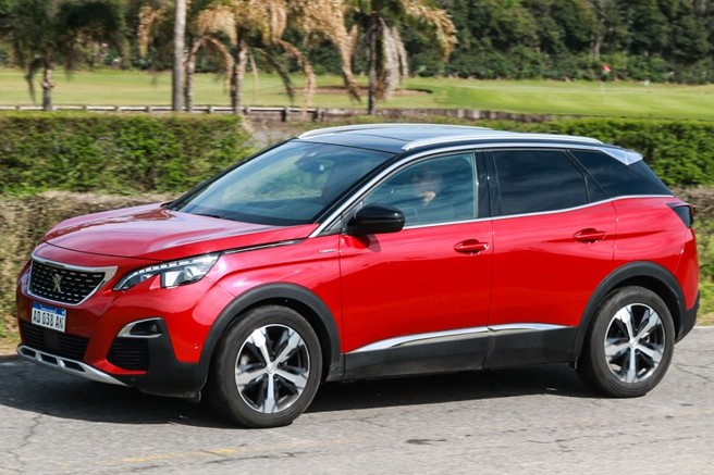 PEUGEOT 3008